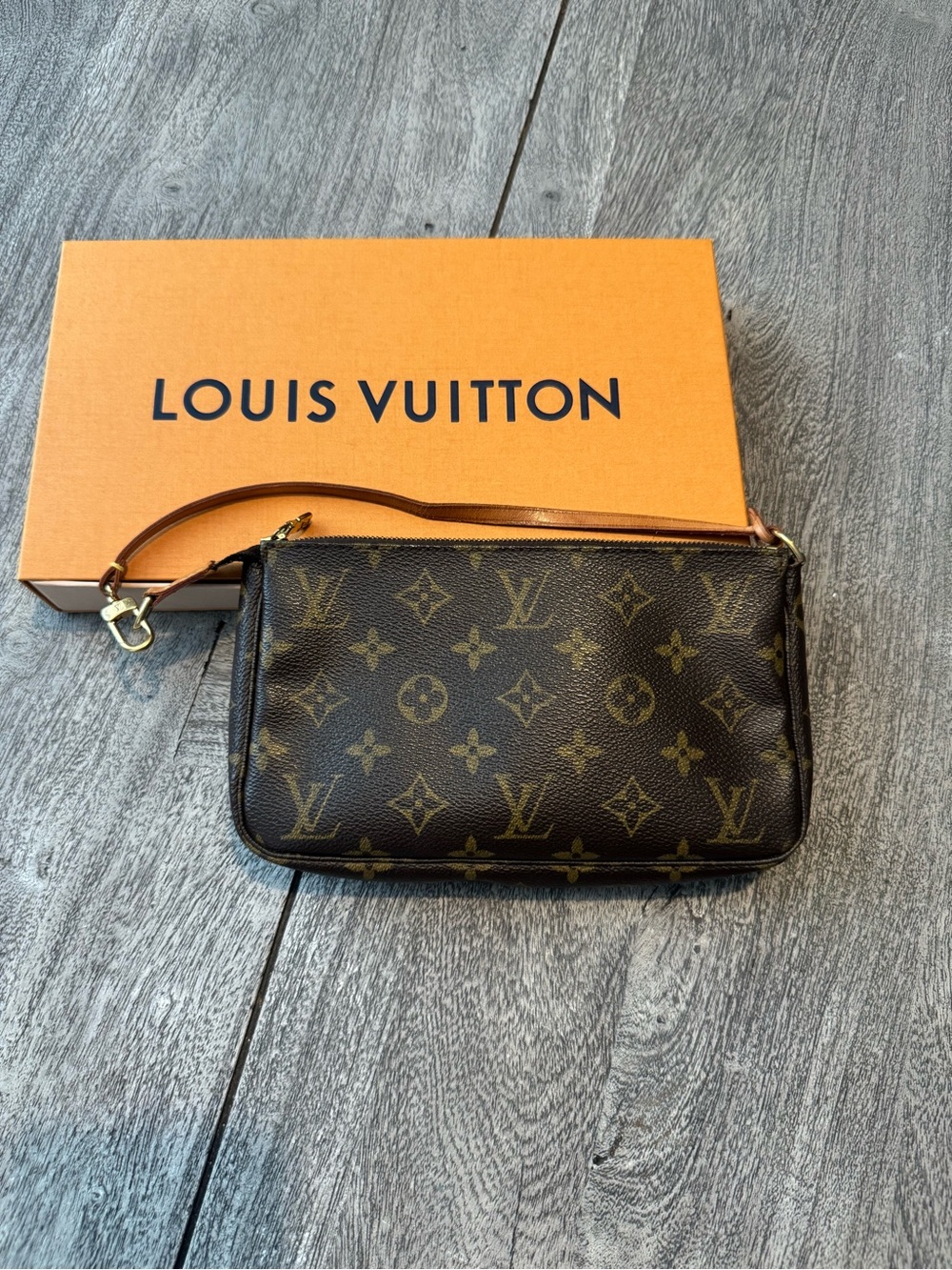 Louis Vuitton Monogram Canvas Pochette w/ box